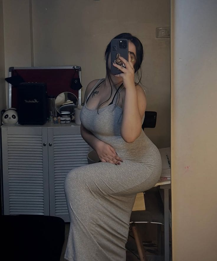 Girl For Night Online — clear close-up preview frame — booking in Pakistan — photo 12/20