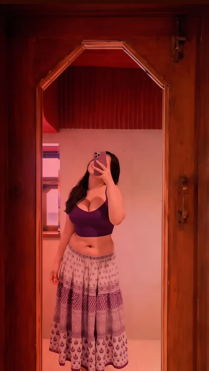 Girl For Night In Karachi — profile-style portrait preview — booking in Karachi — photo 6/20