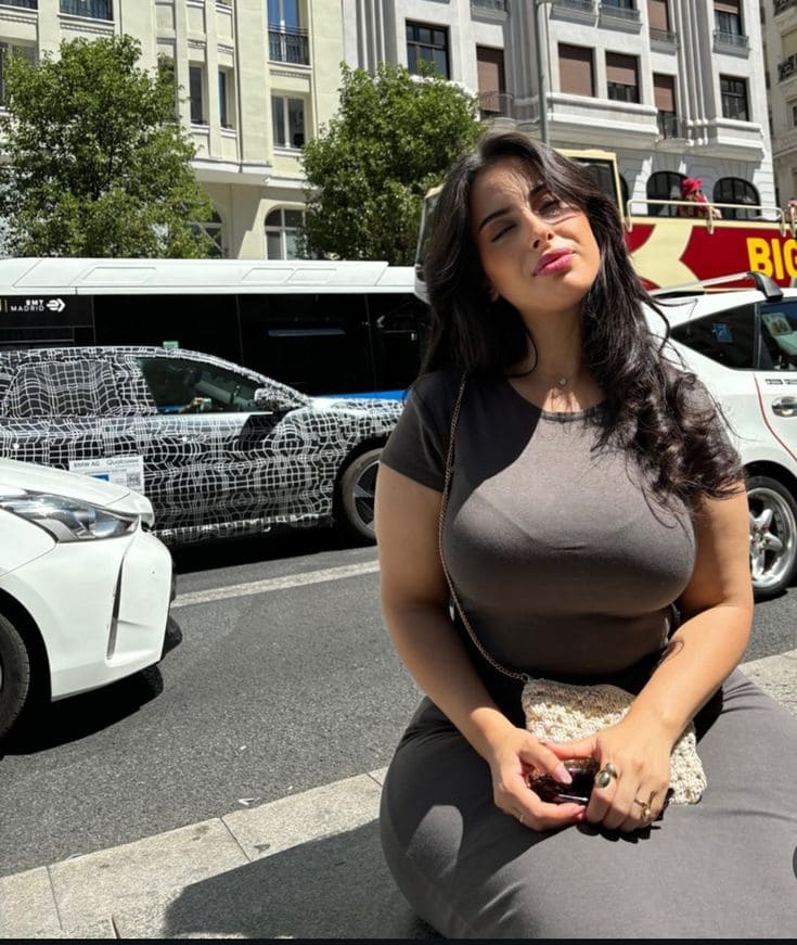 Girl For Night — calm, discreet preview photo — booking in Pakistan — photo 18/20